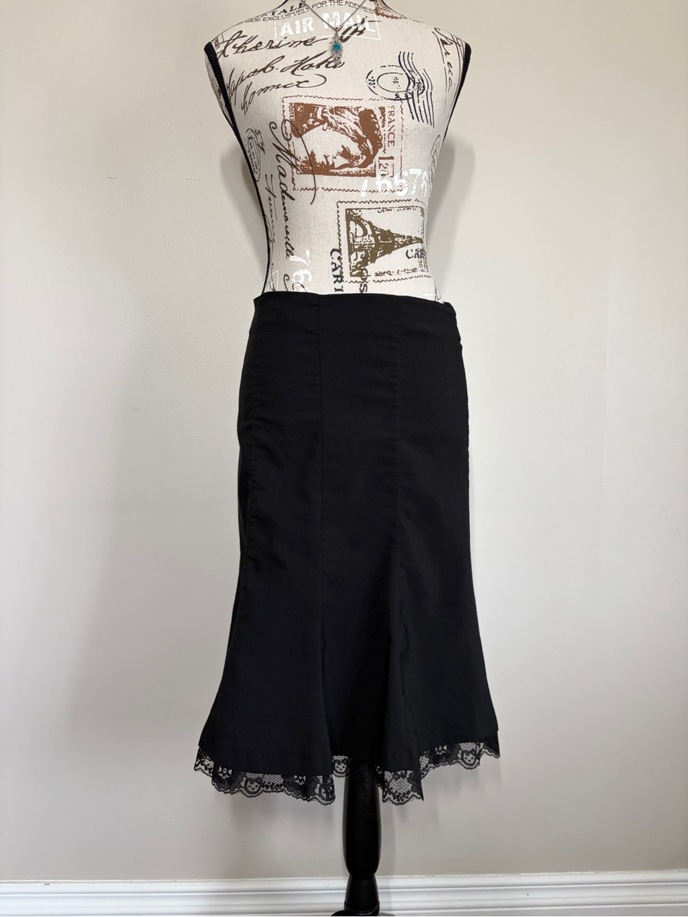 Y2K 2000’s Black Whimsigoth Grunge Lace Trim Fitted Midi Skirt